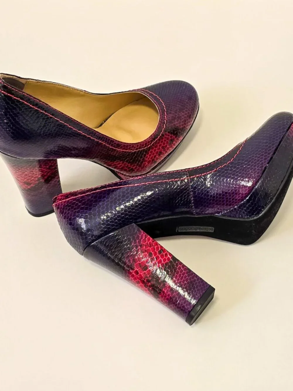 Kenneth Cole Reaction Women's Purple Pink Snakeskin Block Heel Pumps NWOT Never